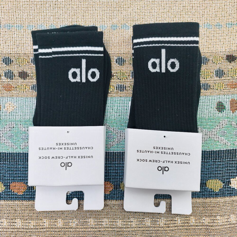 NWT ALO Yoga Throwback Sock - 2 Pairs